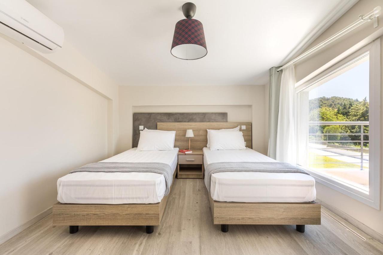 V Luxury Apartments Posidi Eksteriør billede